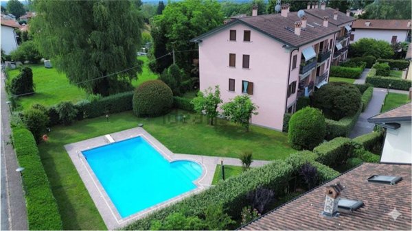 appartamento in vendita a Sesto Calende in zona Lisanza