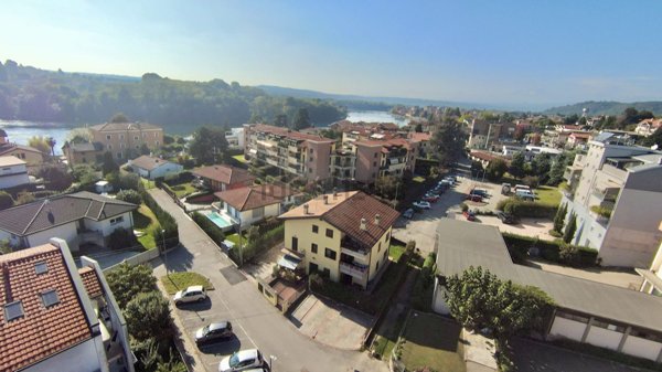 appartamento in vendita a Sesto Calende
