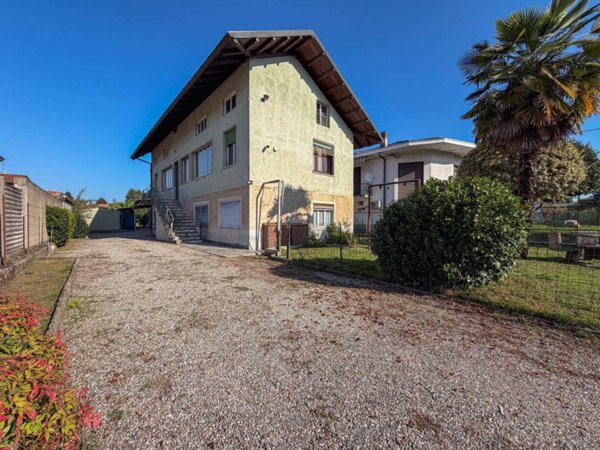 appartamento in vendita a Sesto Calende