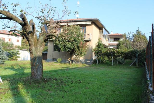 casa indipendente in vendita a Solbiate Arno