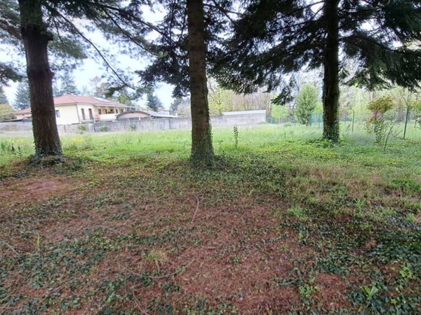 terreno edificabile in vendita a Solbiate Arno