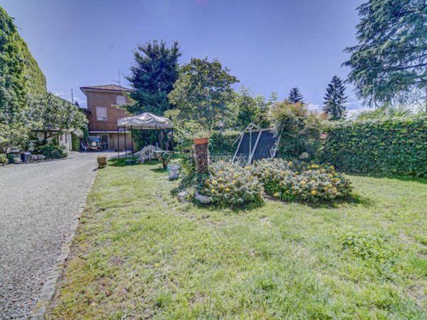 casa indipendente in vendita a Solbiate Arno