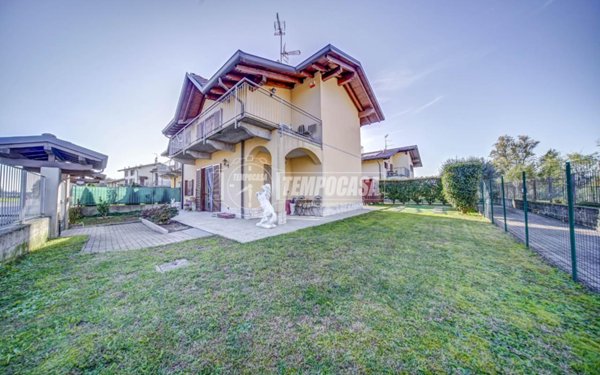 casa indipendente in vendita a Solbiate Arno