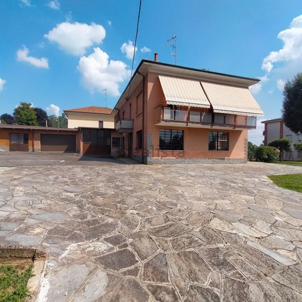 casa indipendente in vendita a Solbiate Arno