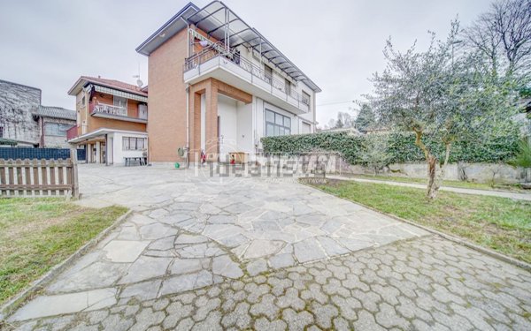 casa indipendente in vendita a Solbiate Arno