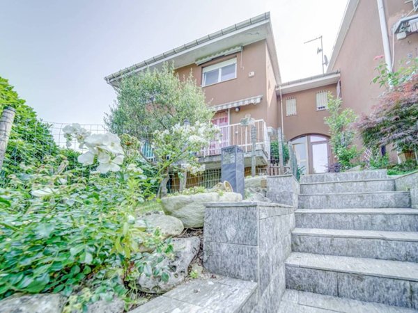 casa indipendente in vendita a Solbiate Arno