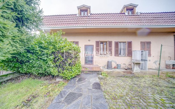 casa indipendente in vendita a Solbiate Arno