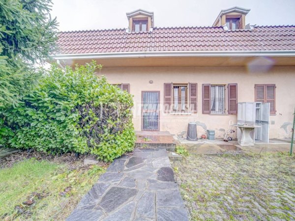 casa indipendente in vendita a Solbiate Arno