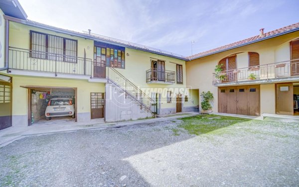 appartamento in vendita a Solbiate Arno