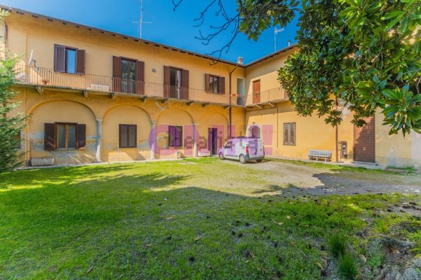 appartamento in vendita a Solbiate Arno