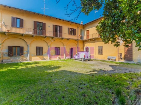 appartamento in vendita a Solbiate Arno