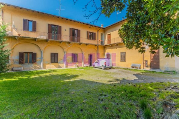 appartamento in vendita a Solbiate Arno