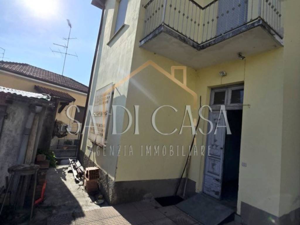 casa indipendente in vendita a Solbiate Arno
