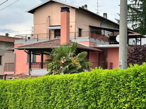 casa indipendente in vendita a Solbiate Arno