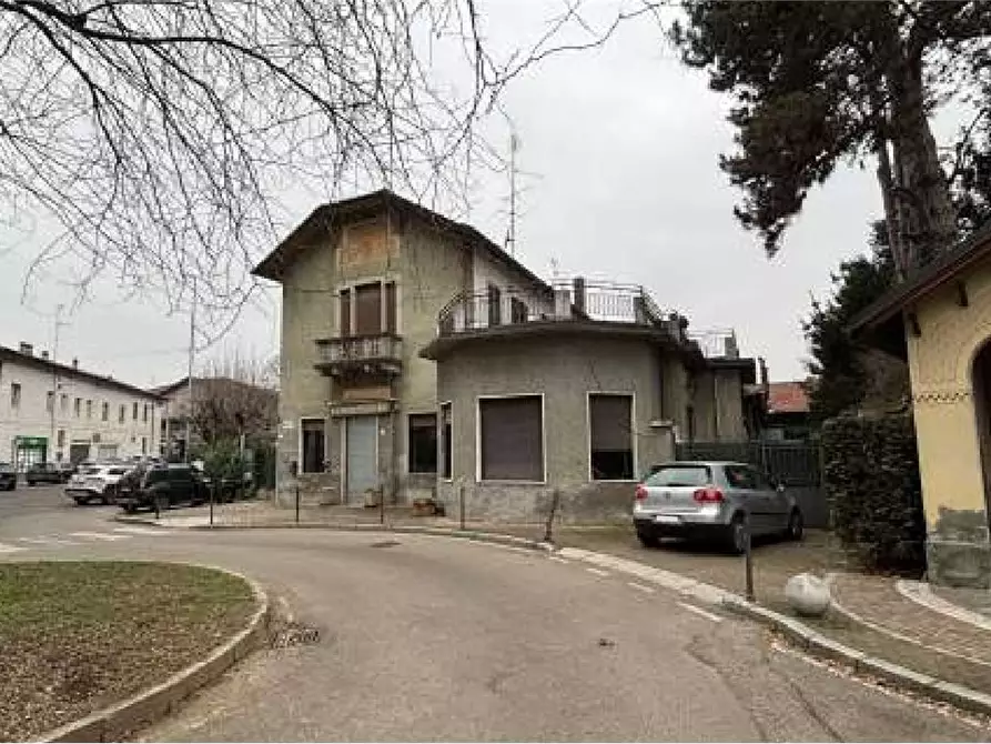 negozio in vendita a Solbiate Arno