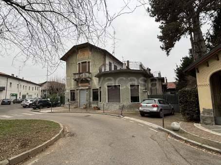 negozio in vendita a Solbiate Arno