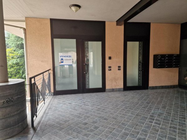 ufficio in vendita a Solbiate Arno