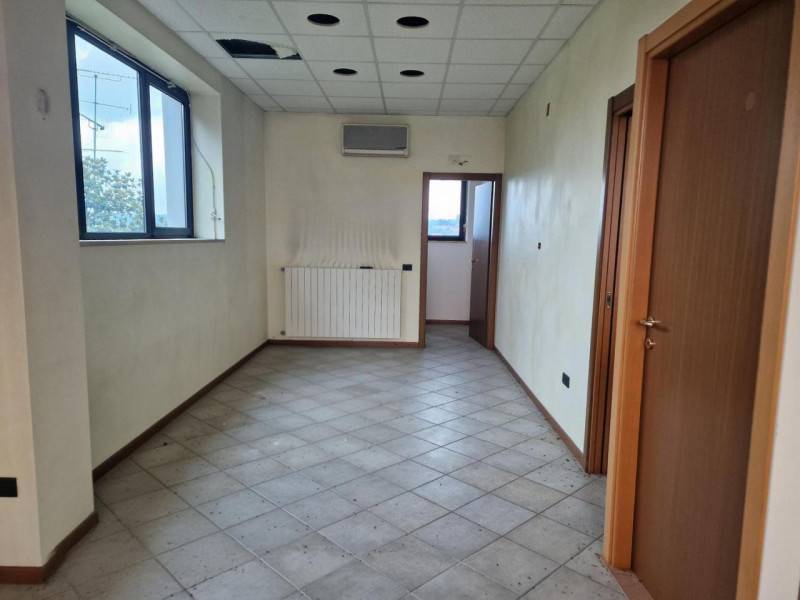 ufficio in vendita a Solbiate Arno