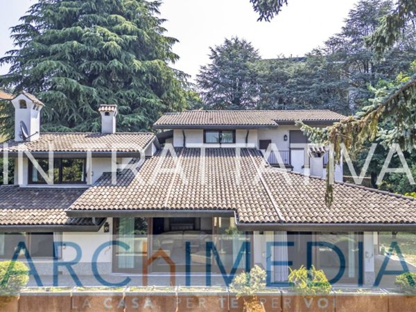 casa indipendente in vendita a Solbiate Arno