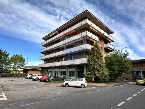 negozio in vendita a Solbiate Arno
