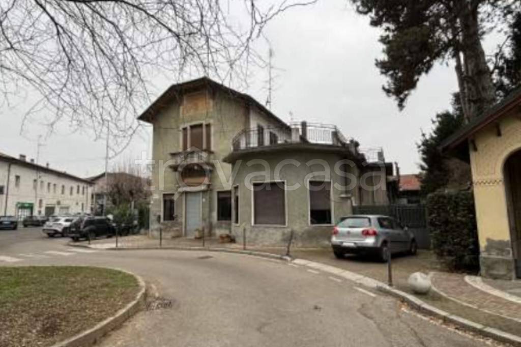 negozio in vendita a Solbiate Arno