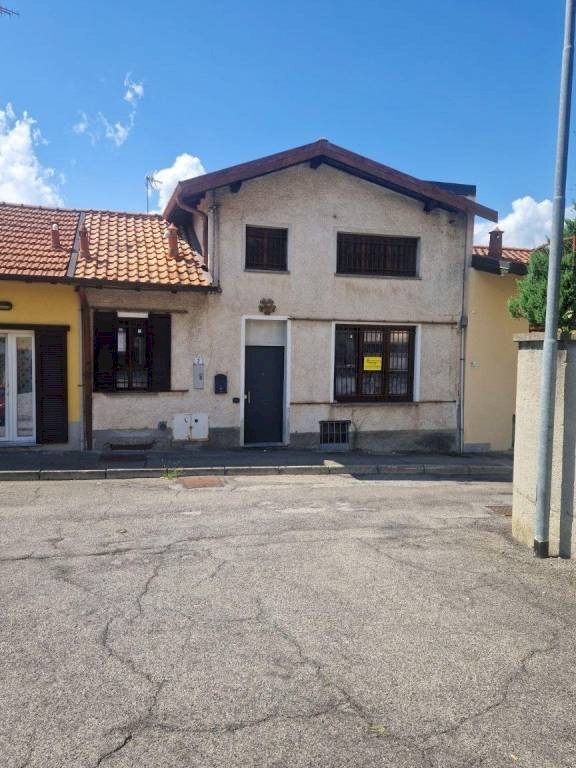 appartamento in vendita a Solbiate Arno
