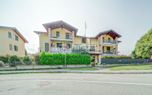 appartamento in vendita a Solbiate Arno