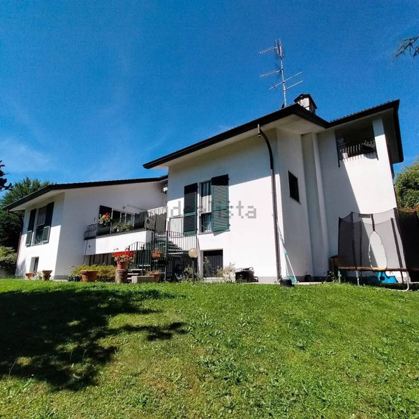 casa indipendente in vendita a Solbiate Arno