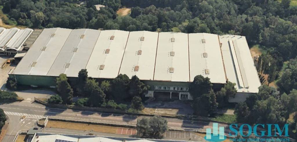 locale commerciale in vendita a Solbiate Arno