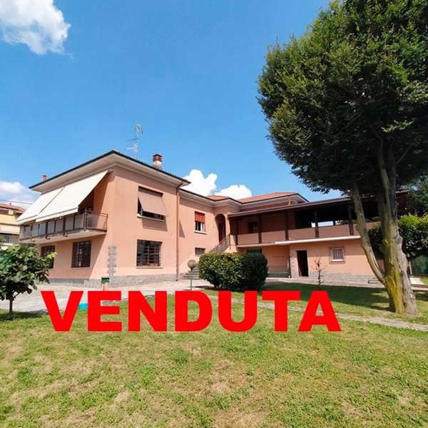 casa indipendente in vendita a Solbiate Arno