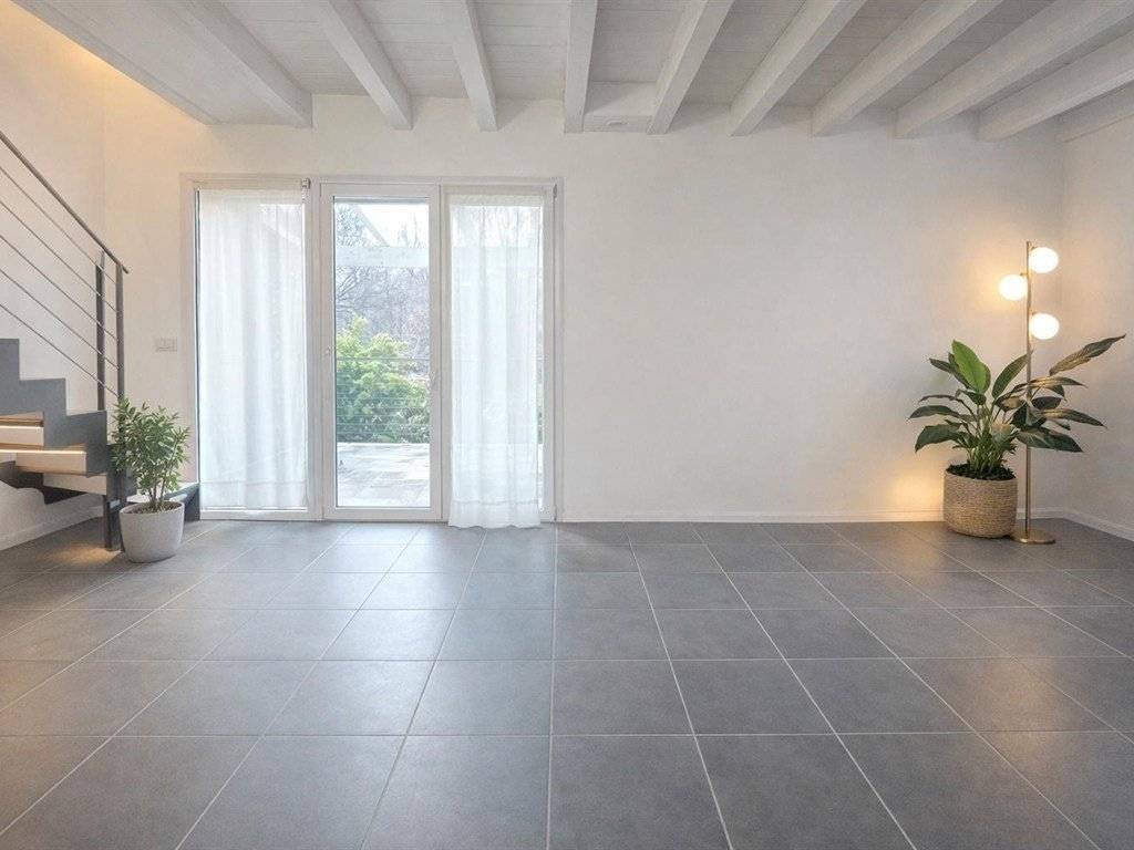 appartamento in vendita a Solbiate Arno
