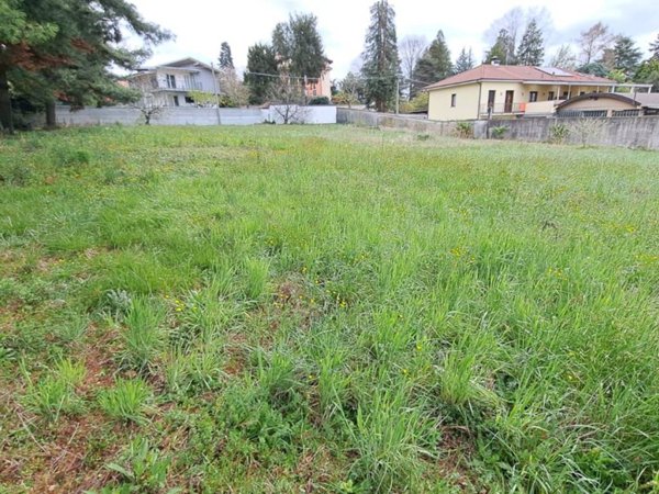 terreno edificabile in vendita a Solbiate Arno