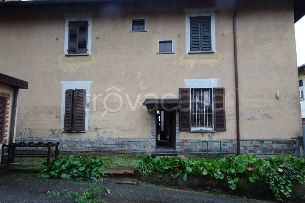 casa indipendente in vendita a Solbiate Arno