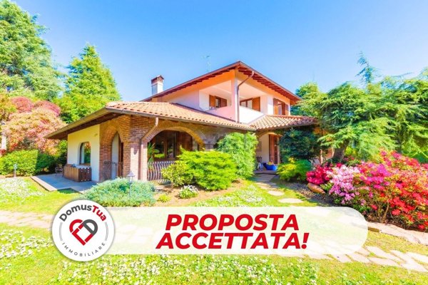 casa indipendente in vendita a Solbiate Arno