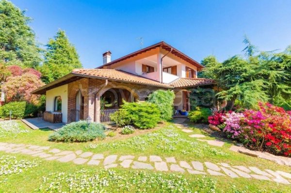 casa indipendente in vendita a Solbiate Arno