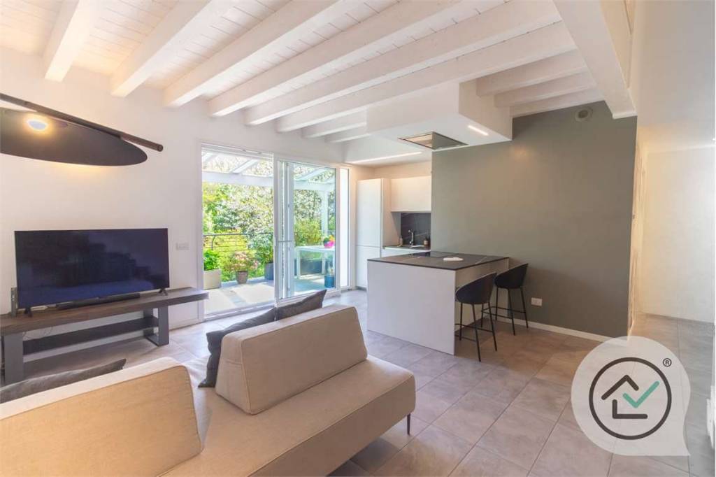 appartamento in vendita a Solbiate Arno