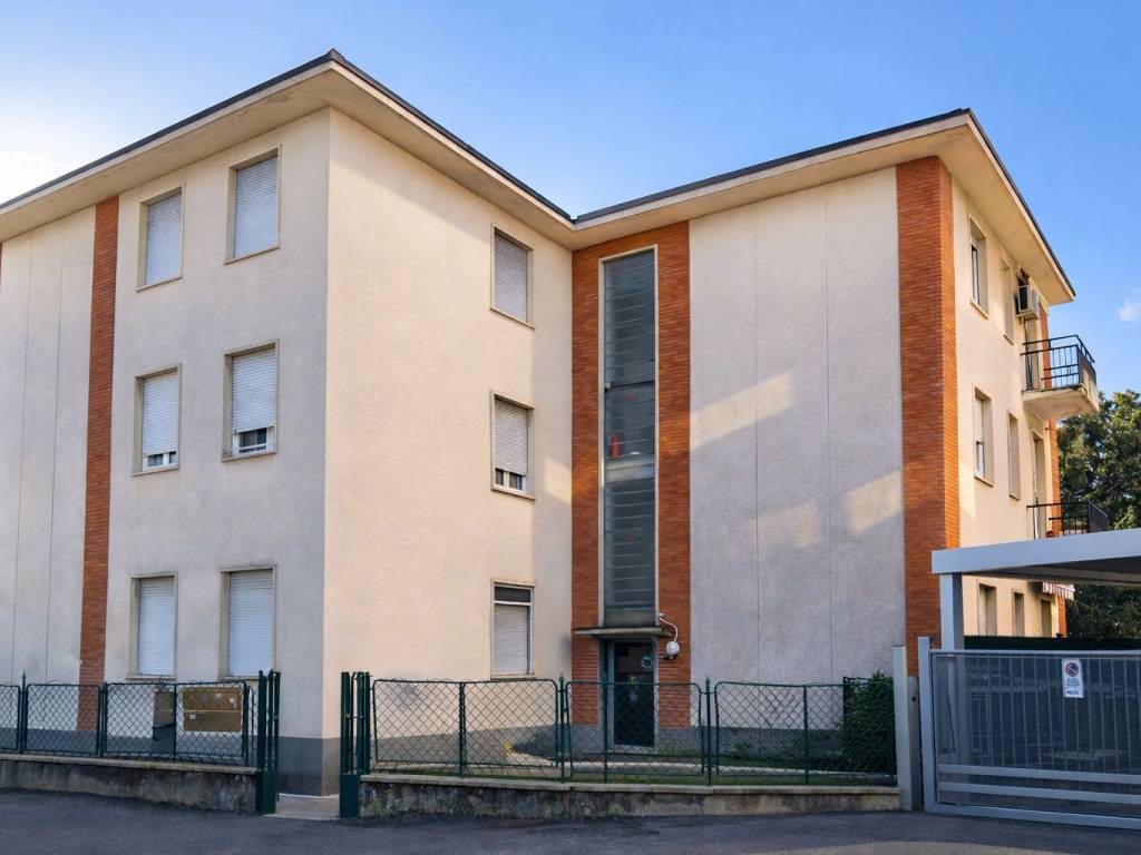 appartamento in vendita a Solbiate Arno