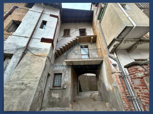 casa indipendente in vendita a Solbiate Arno