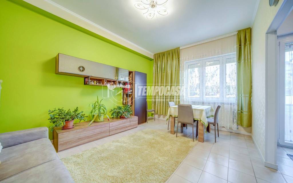 appartamento in vendita a Solbiate Arno