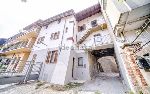 casa indipendente in vendita a Solbiate Arno