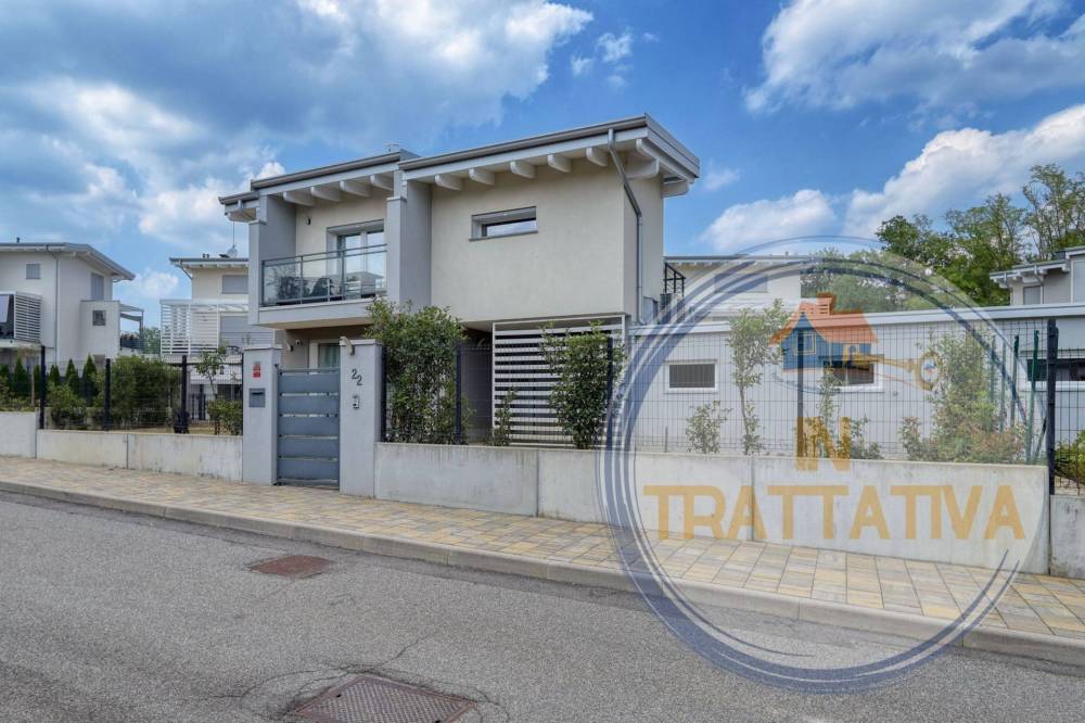 casa indipendente in vendita a Solbiate Arno