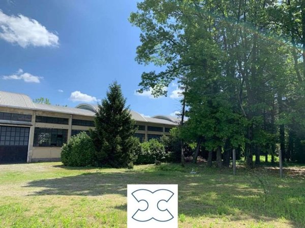 locale commerciale in vendita a Solbiate Olona