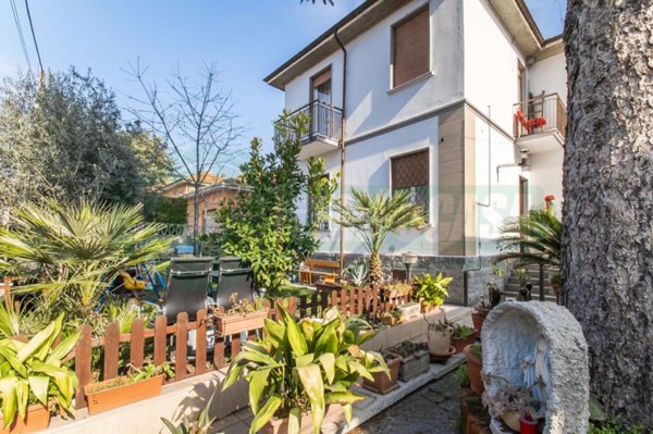 casa indipendente in vendita a Solbiate Olona