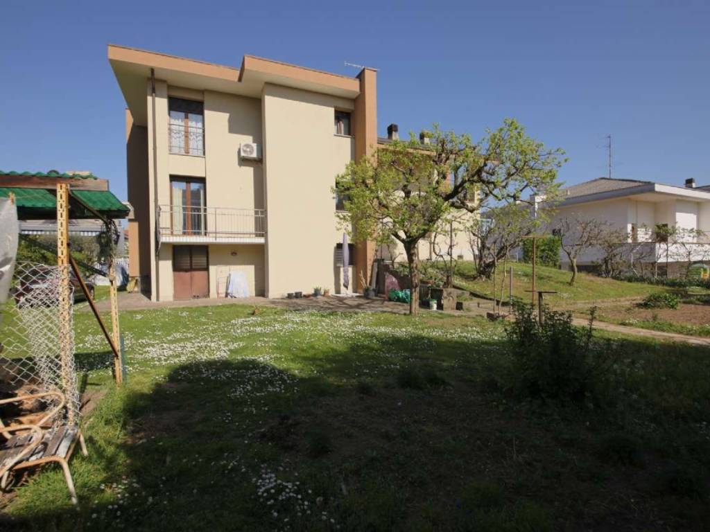 casa indipendente in vendita a Solbiate Olona