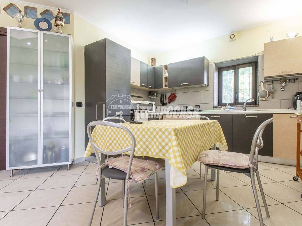 appartamento in vendita a Solbiate Olona