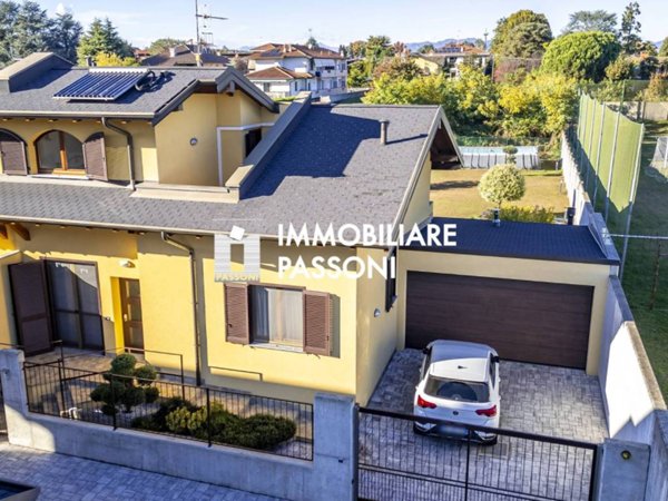 casa indipendente in vendita a Solbiate Olona