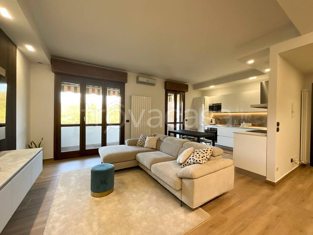 appartamento in vendita a Solbiate Olona