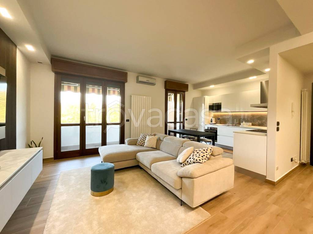 appartamento in vendita a Solbiate Olona