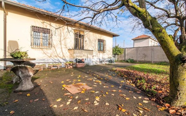 casa indipendente in vendita a Solbiate Olona