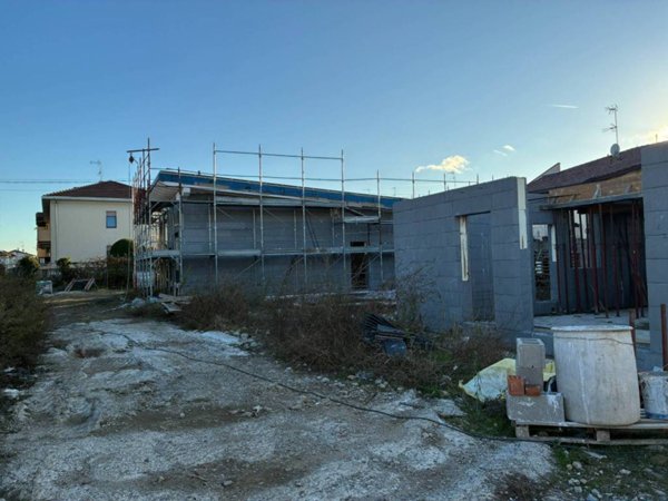 casa indipendente in vendita a Solbiate Olona